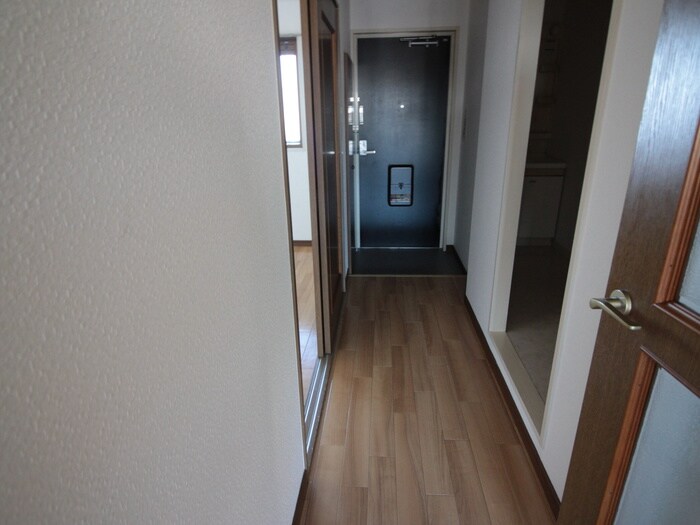 物件内観写真20　(廊下)