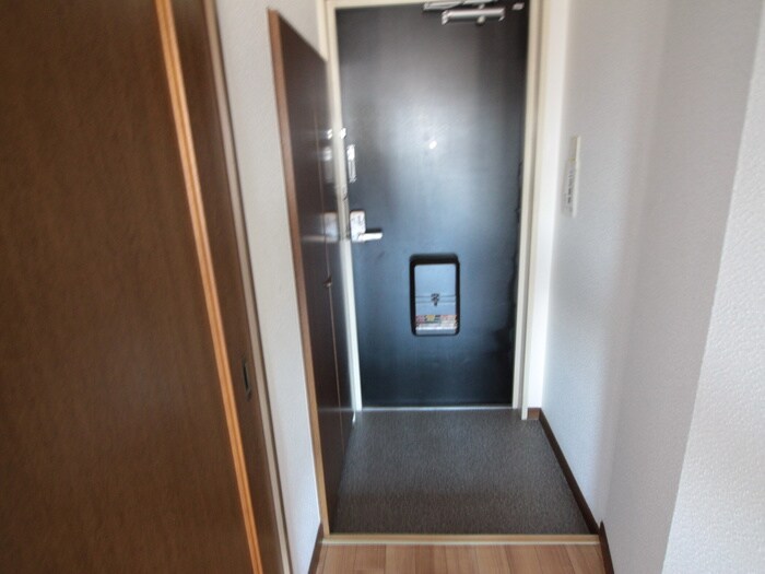 物件内観写真22　(玄関)