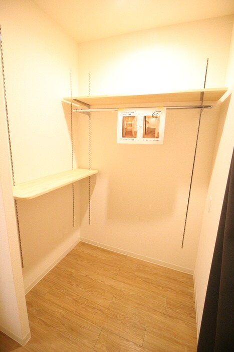 物件内観写真11　(収納)