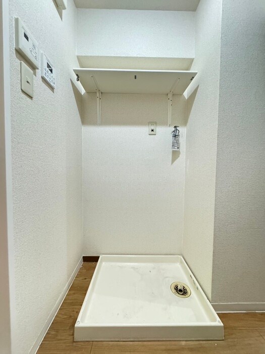 物件内観写真16　(洗濯機置場)