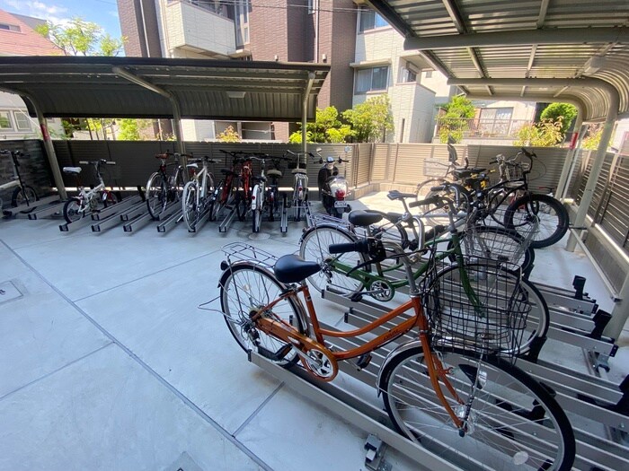 物件外観写真5　(駐輪場)