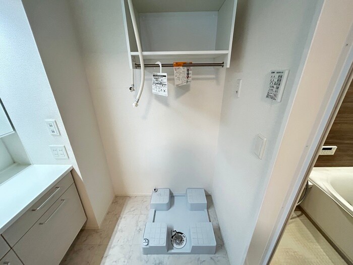 物件内観写真13　(洗濯機置場)