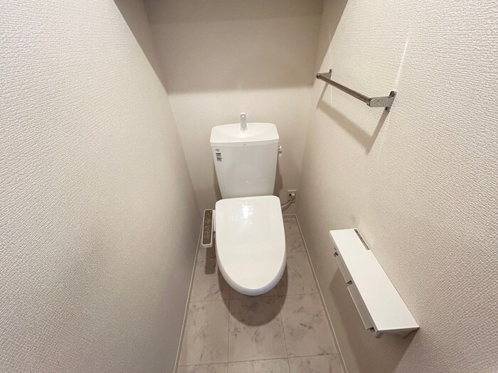 物件内観写真14　(トイレ)