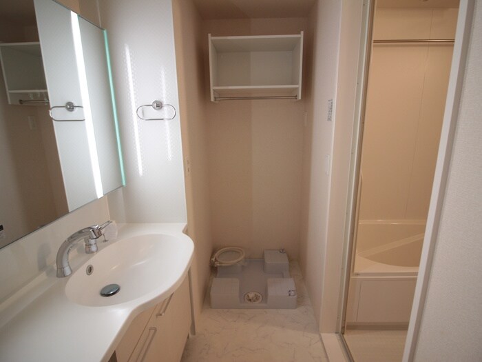 物件内観写真15　(洗濯機置場)