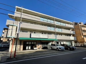 寿マンションⅡ号館外観写真
