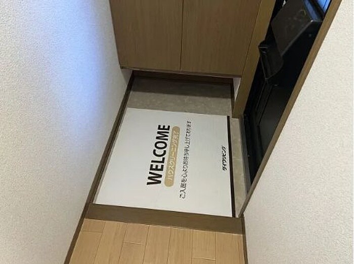 物件内観写真17　(玄関)