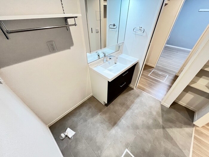 物件内観写真12　(洗濯機置場)