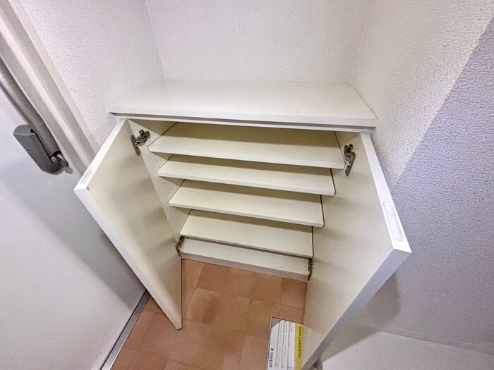 物件内観写真16　(靴箱)