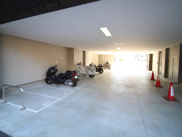 バイク置き場