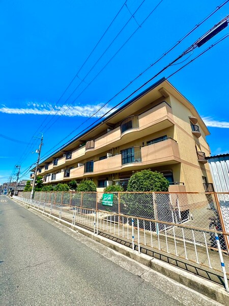 ベイリ－フマンション外観写真