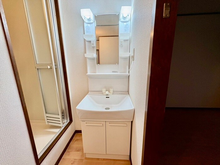 物件内観写真13　(洗面)