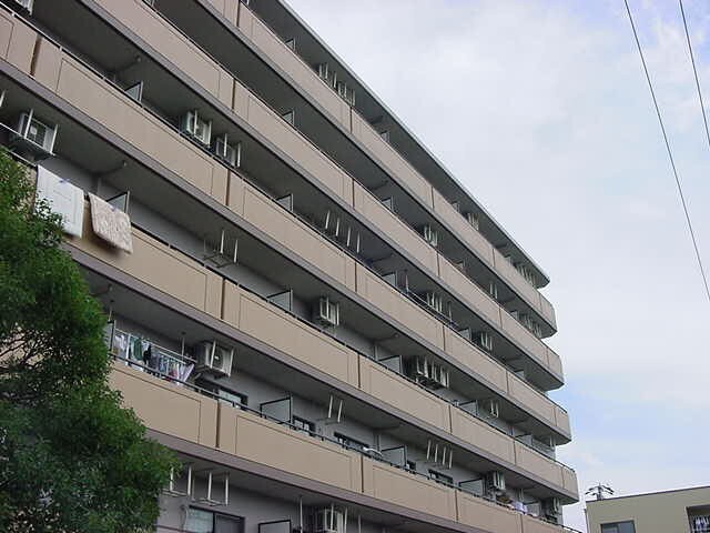 物件外観写真1　(エントランス部分)