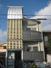 プルシャン太秦の外観写真