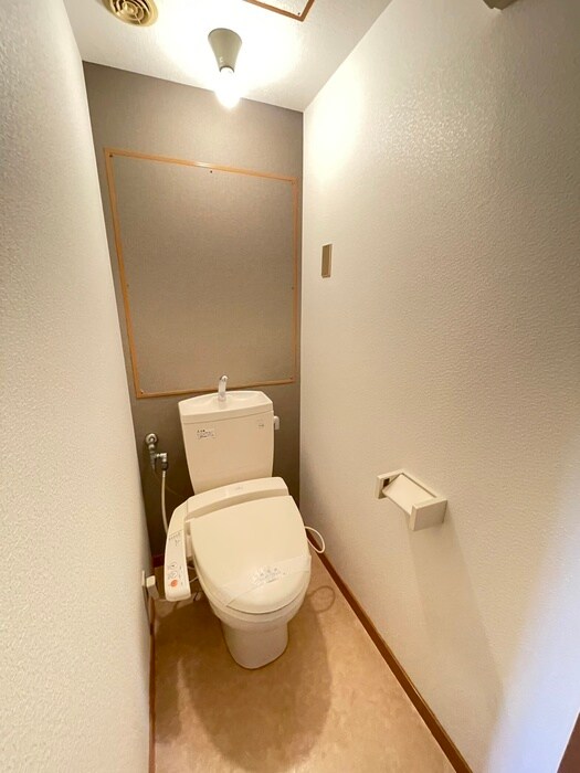 物件内観写真8　(トイレ)
