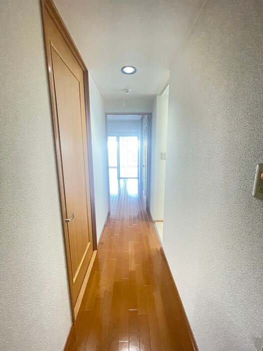 物件内観写真15　(廊下)