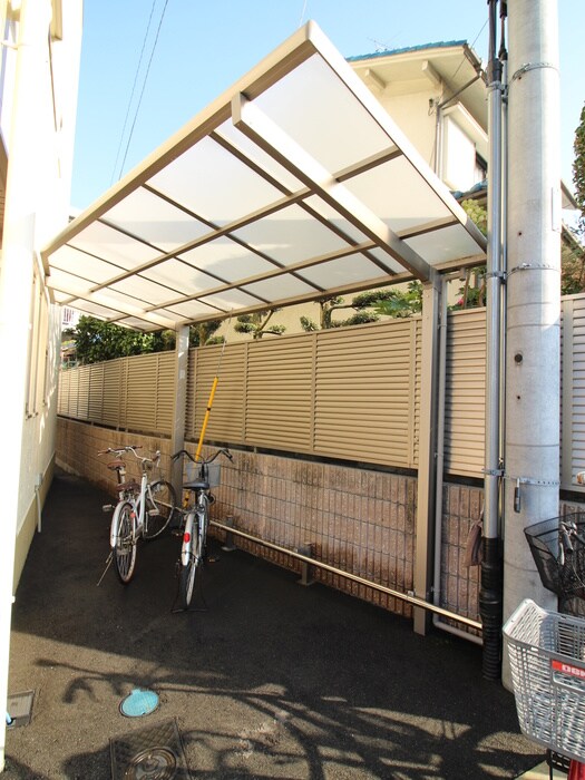 物件外観写真4　(駐輪場)