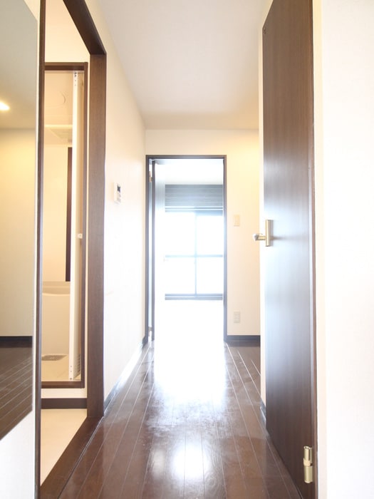 物件内観写真7　(玄関)