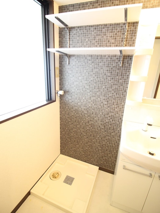 物件内観写真11　(洗濯機置場)