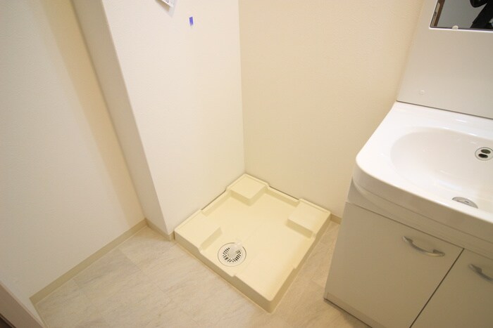 物件内観写真14　(洗濯機置場)