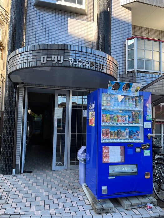 物件外観写真4　(エントランス部分)