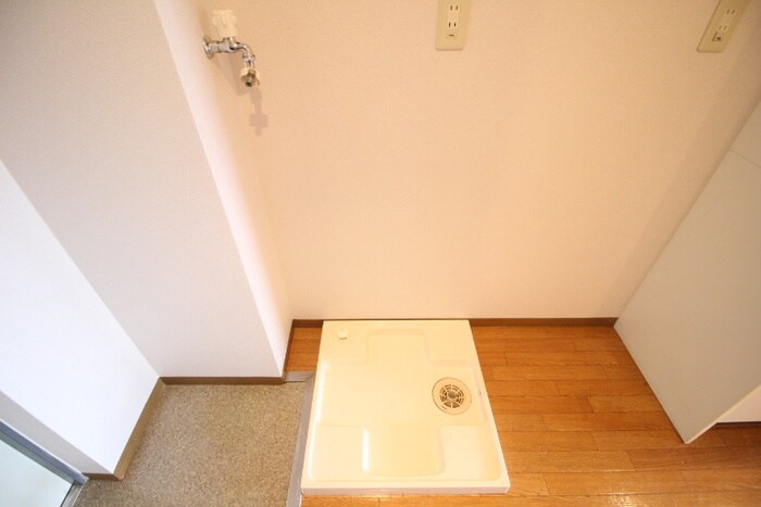 物件内観写真15　(洗濯機置場)