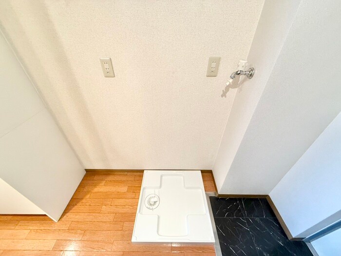 物件内観写真15　(洗濯機置場)