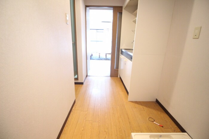 物件内観写真17　(廊下)