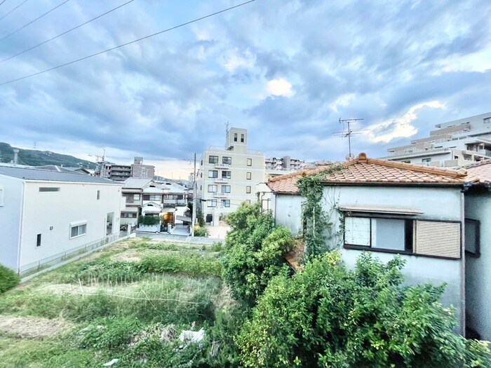 物件内観写真18　(室内からの展望)