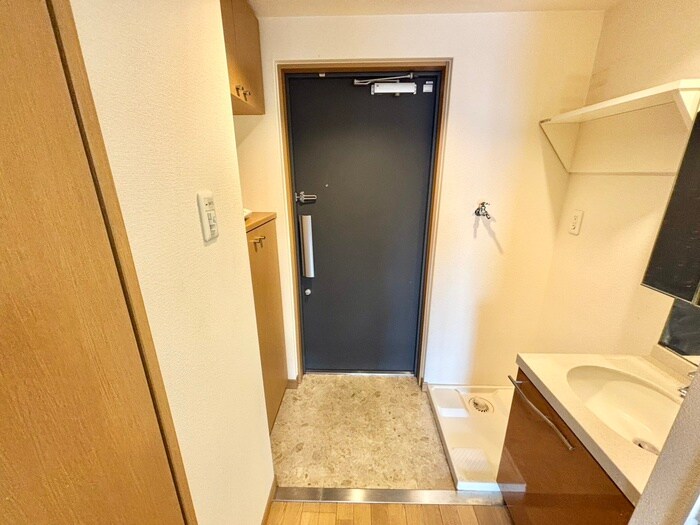 物件内観写真15　(玄関)