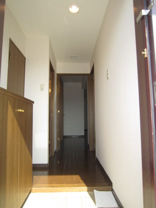 物件内観写真7　(玄関)