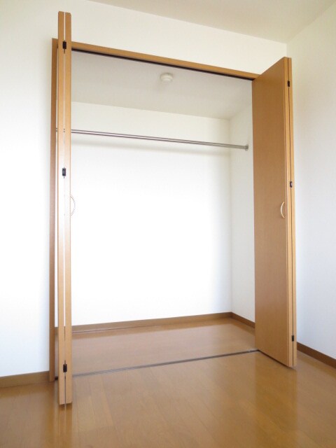 物件内観写真13　(収納)