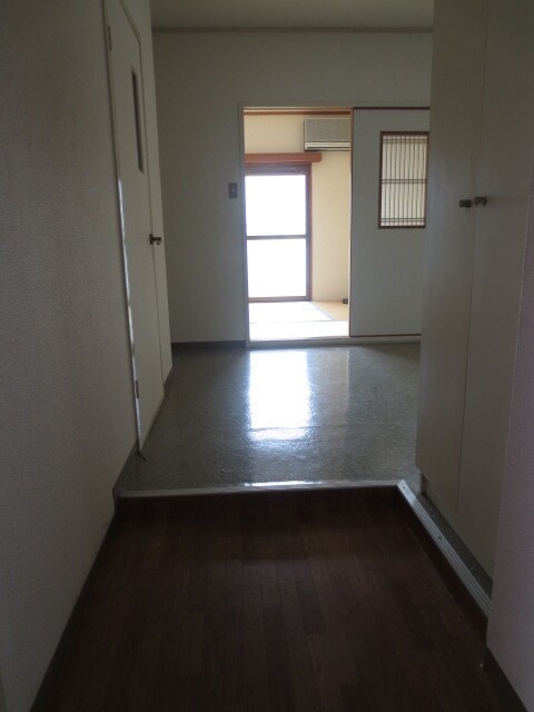 物件内観写真15　(玄関)
