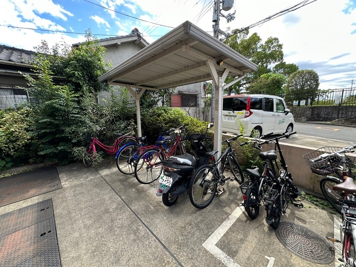 ヴィラ　ハピネスの駐輪場