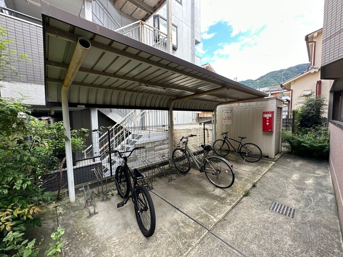 物件外観写真6　(駐輪場)