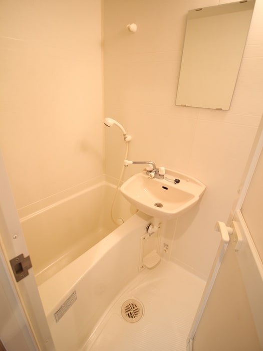 ヴィラ　ハピネスのバス