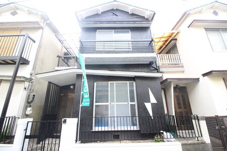 日向町貸家外観写真