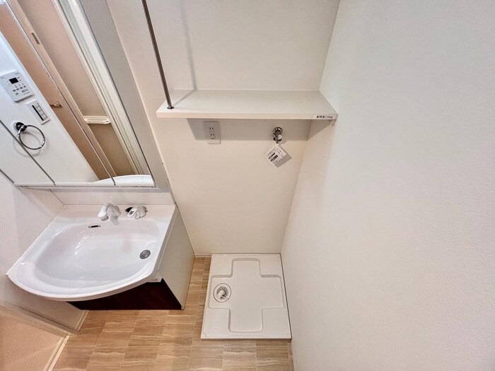 物件内観写真12　(洗濯機置場)