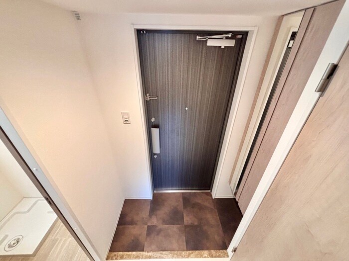 物件内観写真15　(玄関)