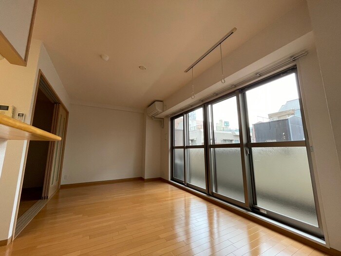 物件内観写真4　(居室)