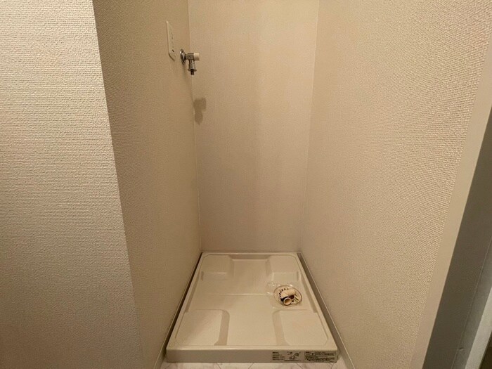 物件内観写真12　(洗濯機置場)