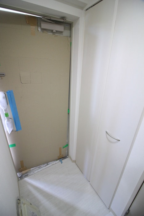 物件内観写真13　(玄関)