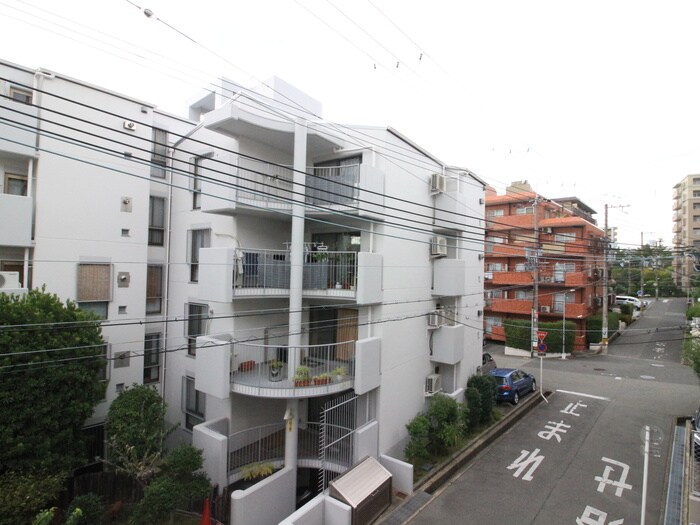 物件内観写真22　(室内からの展望)