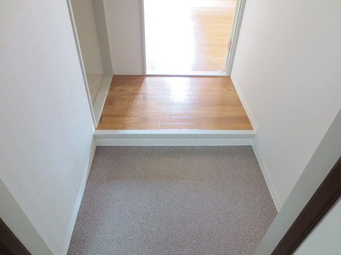 物件内観写真20　(玄関)