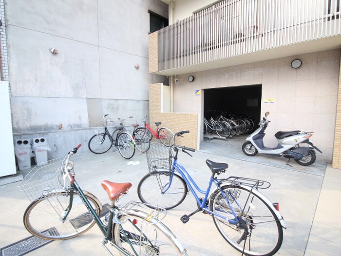 物件外観写真5　(駐輪場)