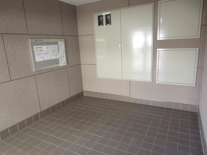 物件外観写真4　(エントランス部分)