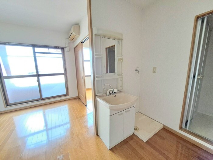 物件内観写真11　(洗面)