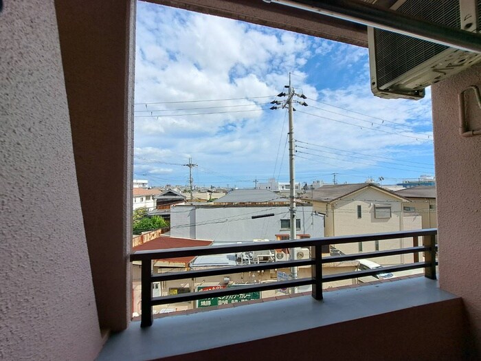 物件内観写真16　(室内からの展望)