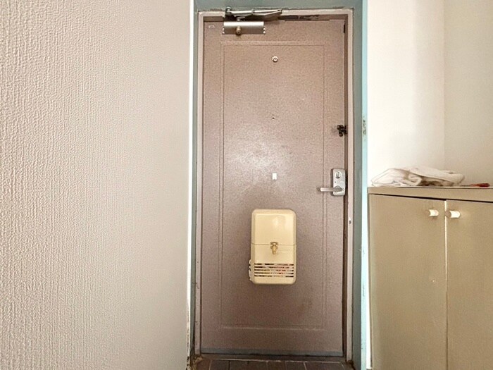 物件内観写真16　(玄関)