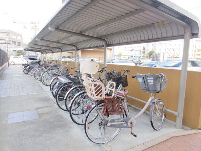 物件外観写真5　(駐輪場)