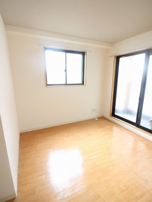 物件内観写真4　(居室)